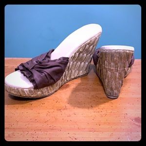 Aldo Platform Wedge size 9.5